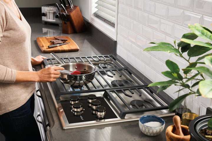 Wolf Transitional Gas Cooktop