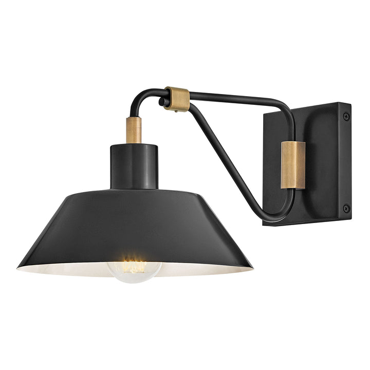Hinkley Brewster Outdoor Wall Light in Black / Heritage Brass