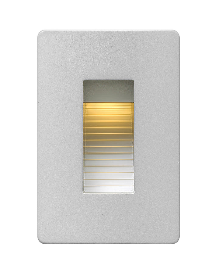 Hinkley Luna 120V Vertical Step Light in Titanium