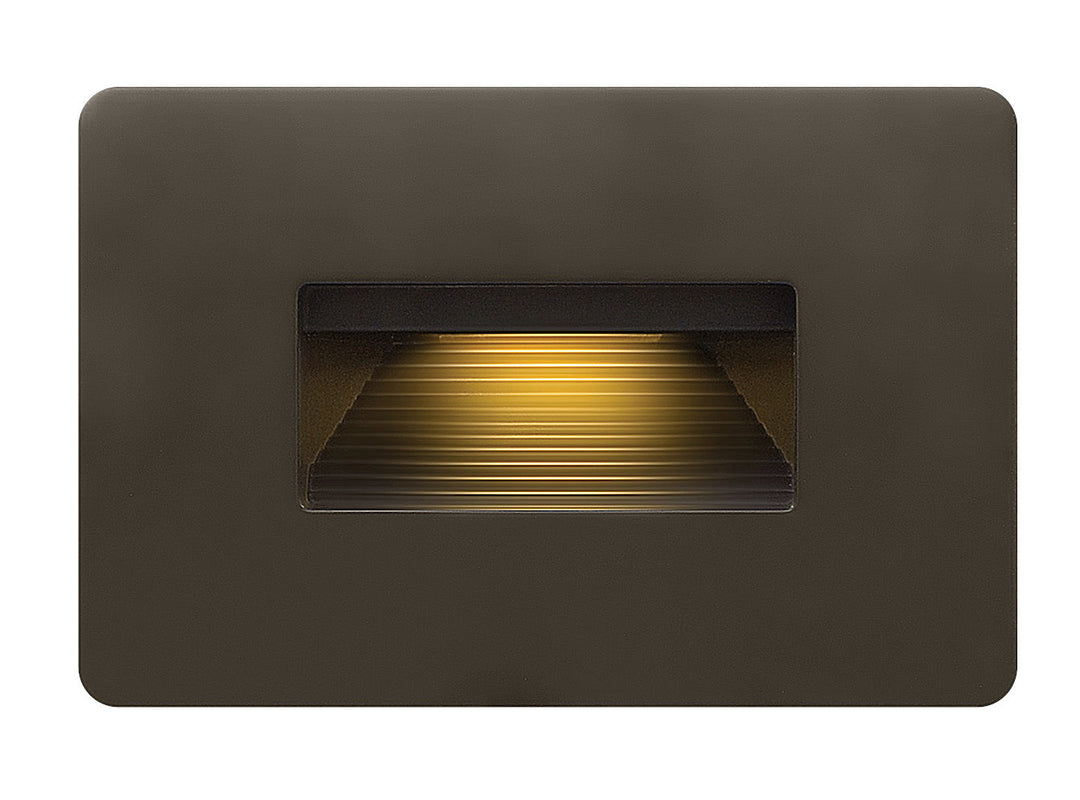 120V Luna Horizontal Step Light