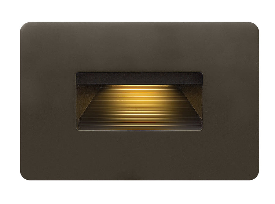 120V Luna Horizontal Step Light