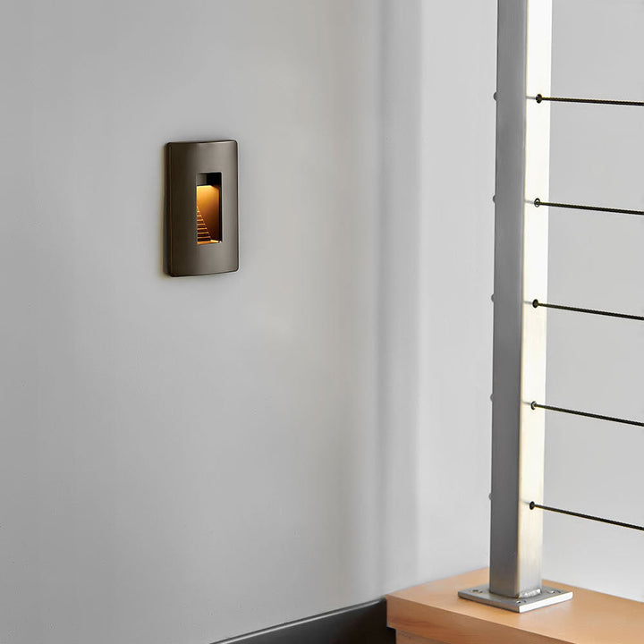 Hinkley 120V Luna Horizontal Step Light (view 3)