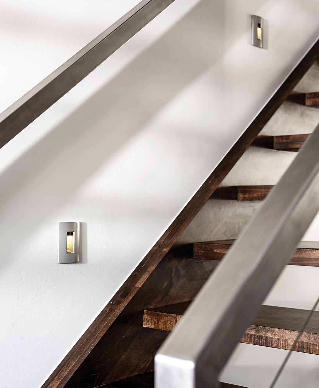 Hinkley 120V Luna Horizontal Step Light
