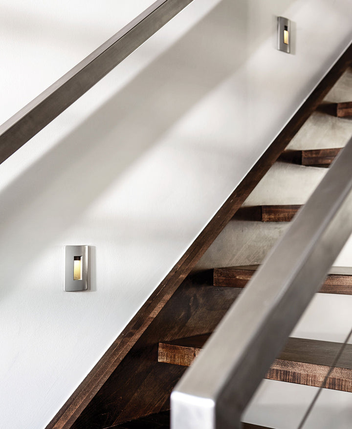 Hinkley 120V Luna Horizontal Step Light