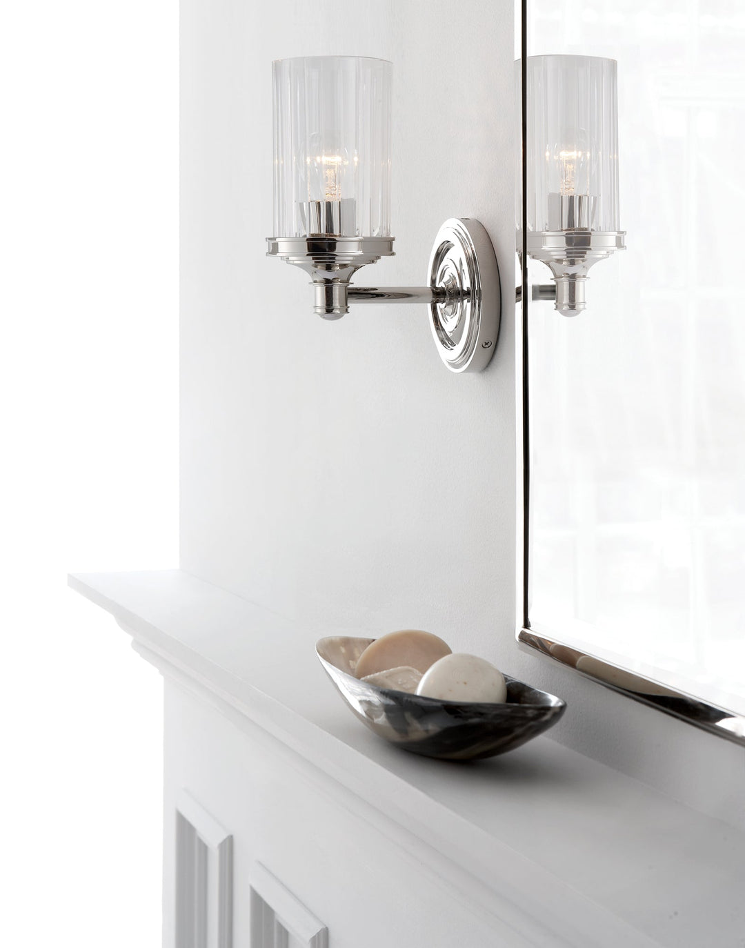 Visual Comfort Signature Ava Wall Sconce (view 3)