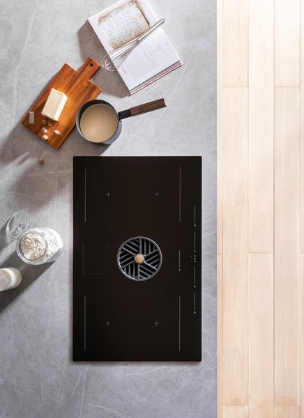 Bertazzoni 36" Induction XT Down Draft Cooktop 4 cooking zones center ventilation