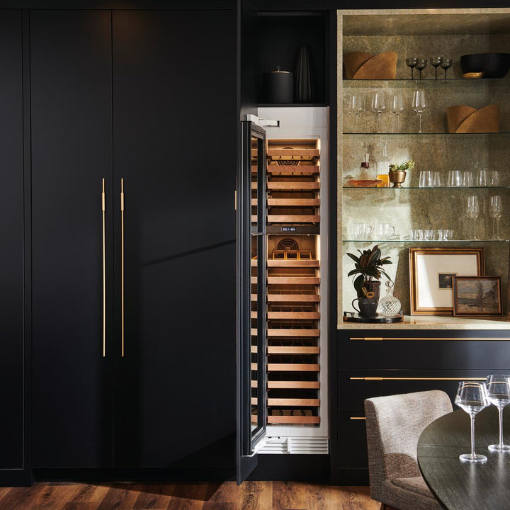 Sub-Zero Refrigerator, 18" Integrated Wine