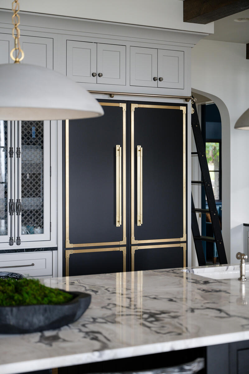 Sub-Zero Refrigerator, 24" Integrated Column Refrigerator