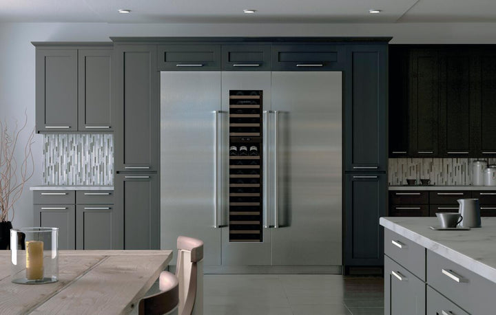 Sub-Zero Refrigerator, 18" Integrated Wine