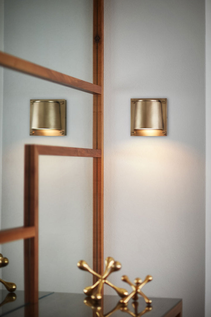 Hinkley Scout Wall Sconce (view 4)