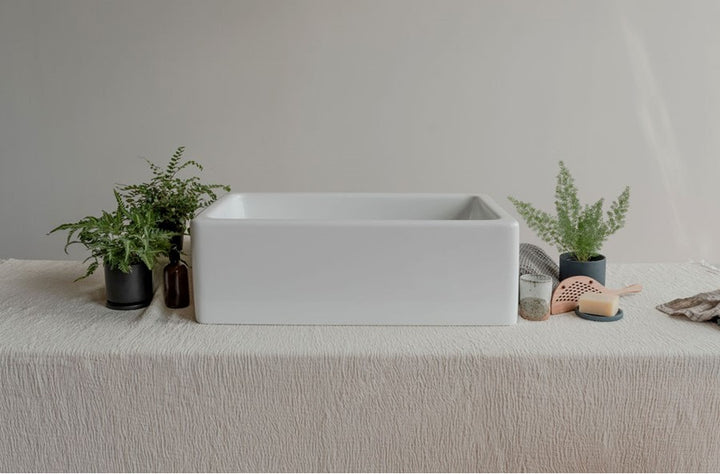Chambord Royan Farmhouse Apron Front Single-Bowl Fireclay Kitchen Sink