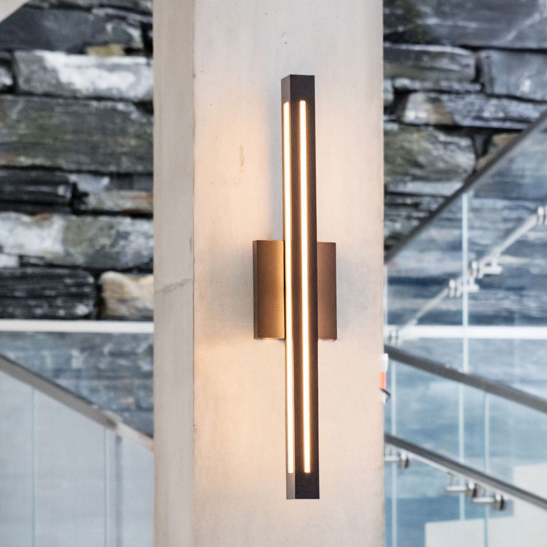 Hinkley Vue Outdoor Wall Light (view 2)