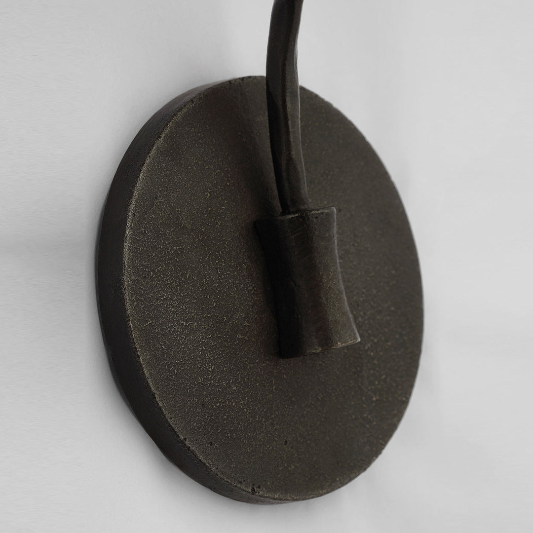 Visual Comfort Signature Belfair Wall Sconce (view 2)