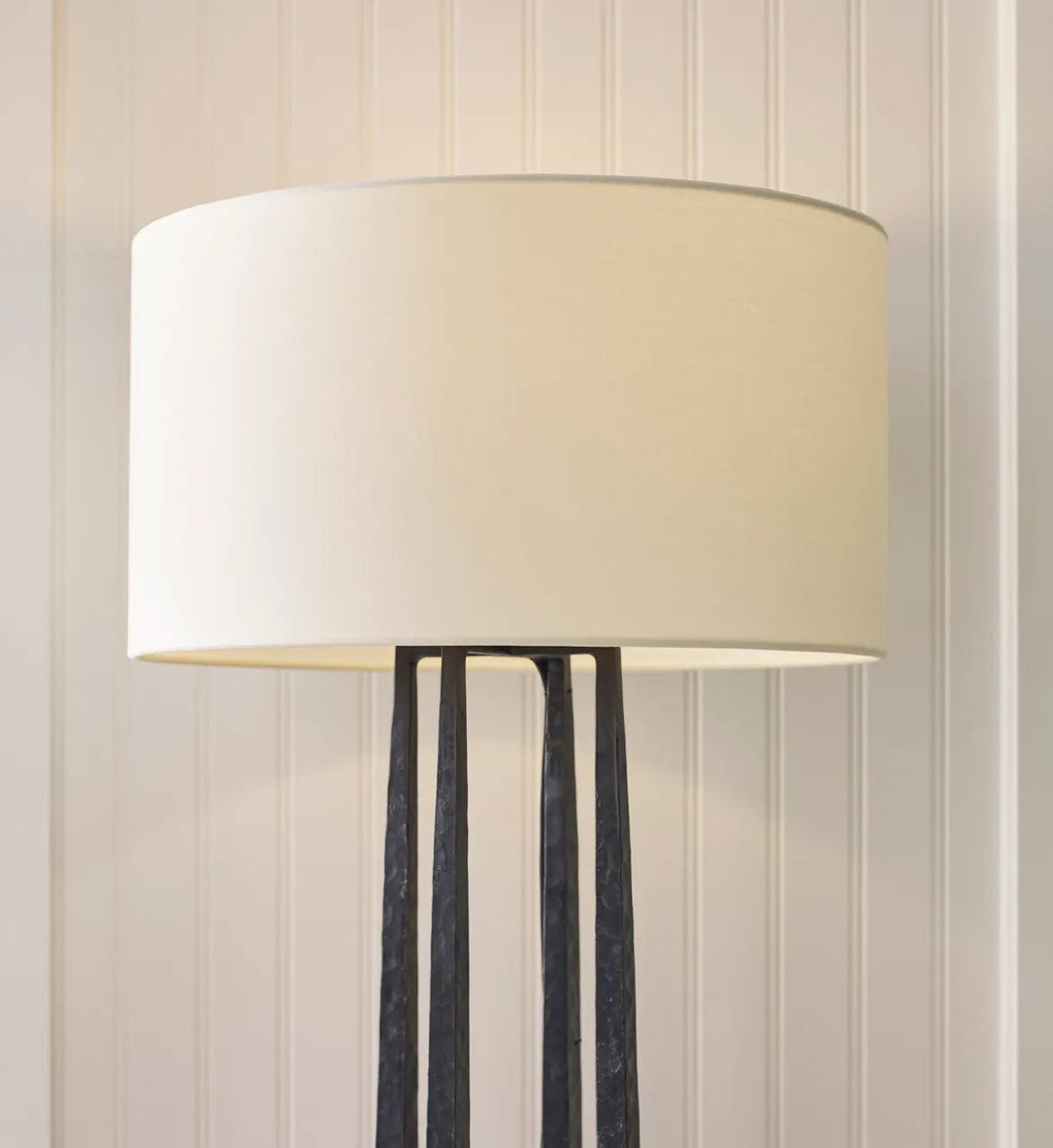Visual Comfort Signature Scala Table Lamp (view 2)