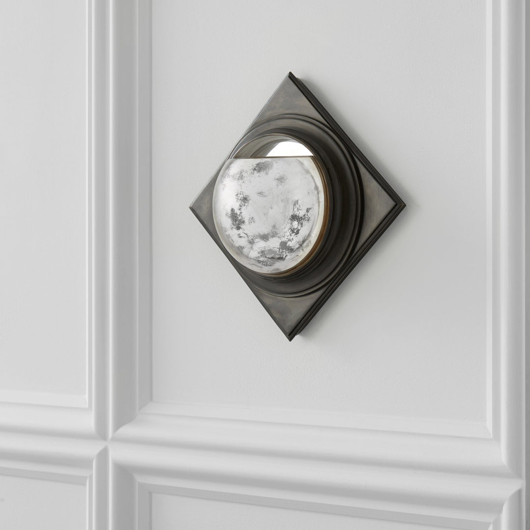 Visual Comfort Signature Venice Wall Sconce (view 2)